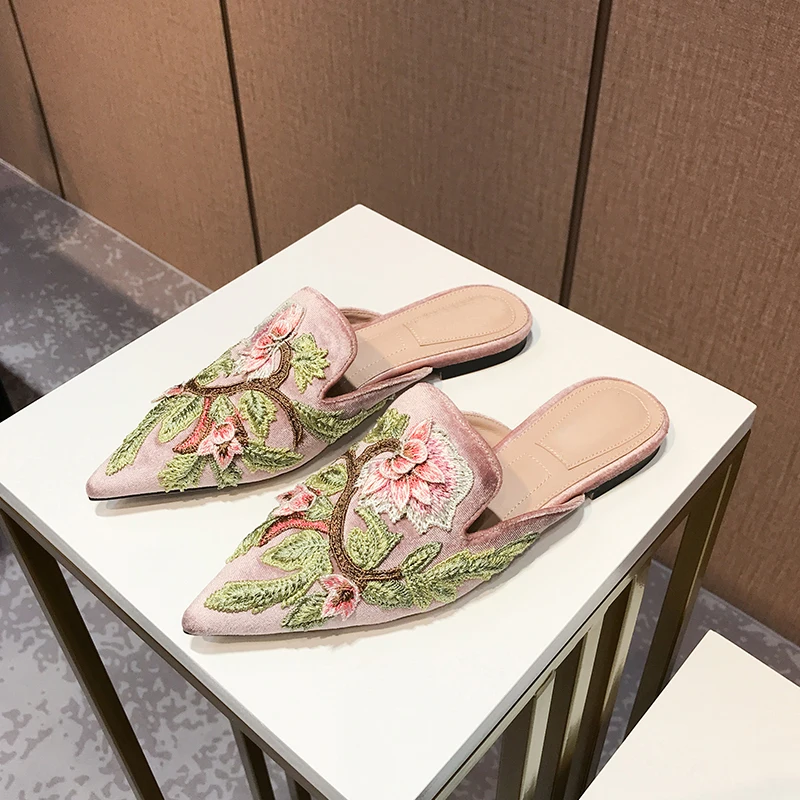 Spring Floral Embroidery Slipper Mules Pointed Toe Woman Leisure Slide Mueller Shoes Flower Embroidered Flat Shoes