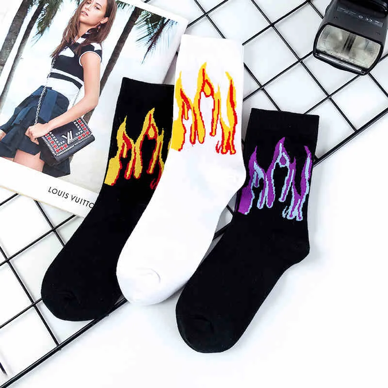 High Fashion Men Hip Hop Socks Hit Color On Fire Crew Socks Red Flame Blaze Power Torch Hot Street Skateboard Cotton Long Socks