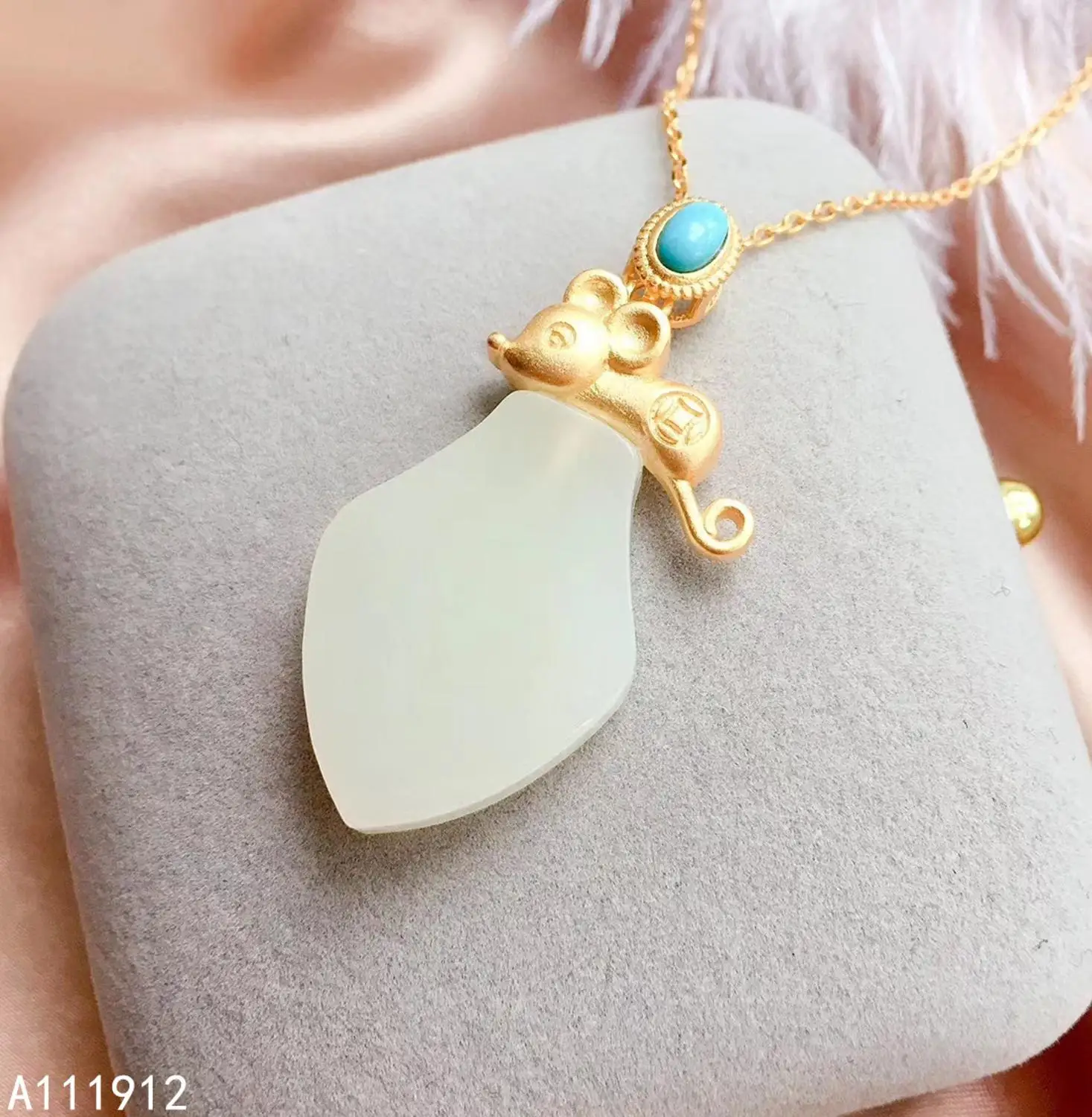 KJJEAXCMY Fine Jewelry Natural White Jade 925 Sterling Silver New Women Mouse Pendant Necklace Support Test Gift Wedding Party