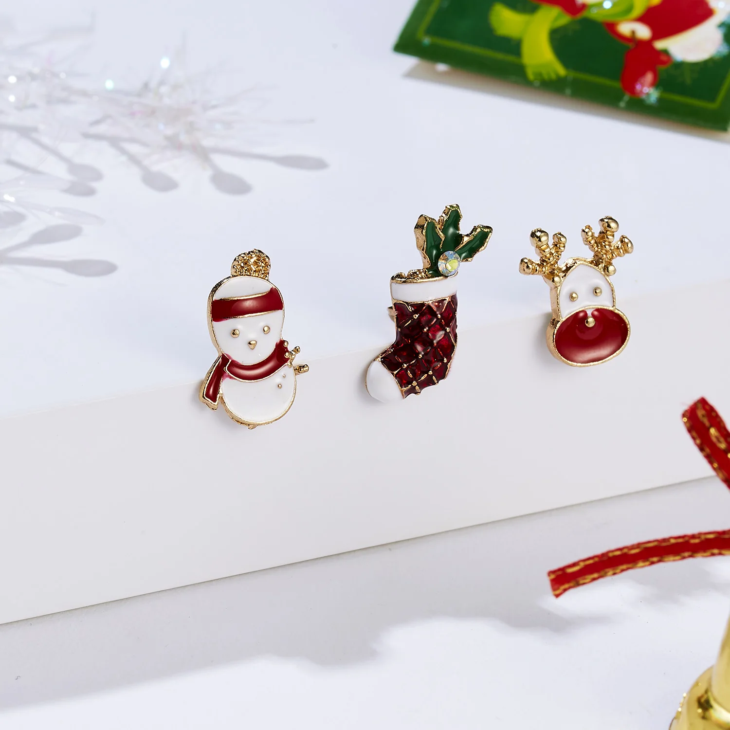 3 teile/satz Weihnachten Geschenk Für Frauen Männer Broschen Emaille Pins Santa Claus Glocke Elch Schneeflocke Weihnachten Baum Brosche Neue Jahr Pin – Detail 7