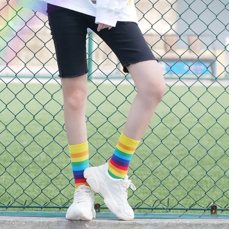 Calcetines con estampado colorido de arcoíris para hombre y mujer, medias de algodón a rayas para deportes al aire libre, Harajuku, Kawai, primavera