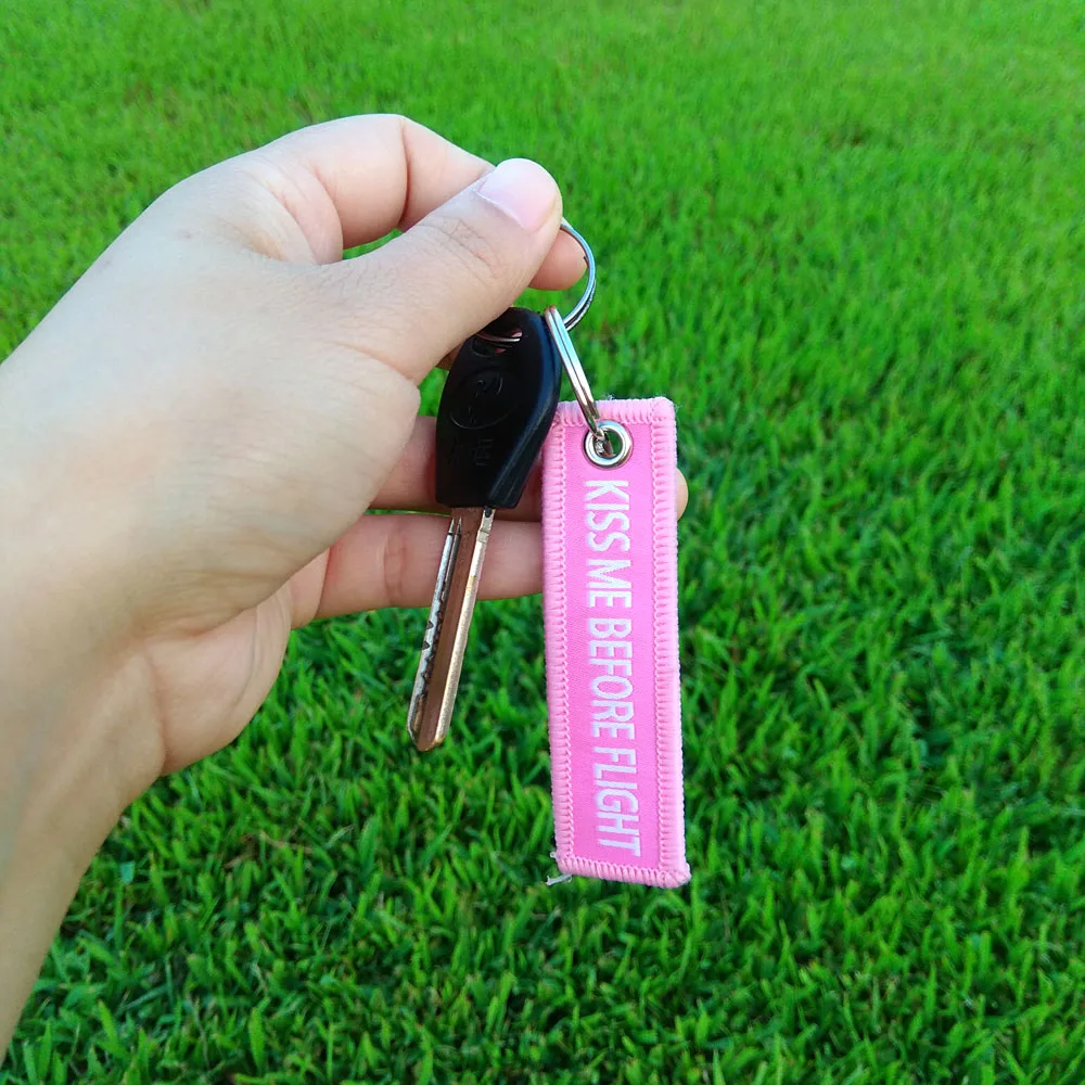 1 шт., брелок для ключей «Поцелуй меня перед полетом», 7,7*2 см, 15,5*2,2 см