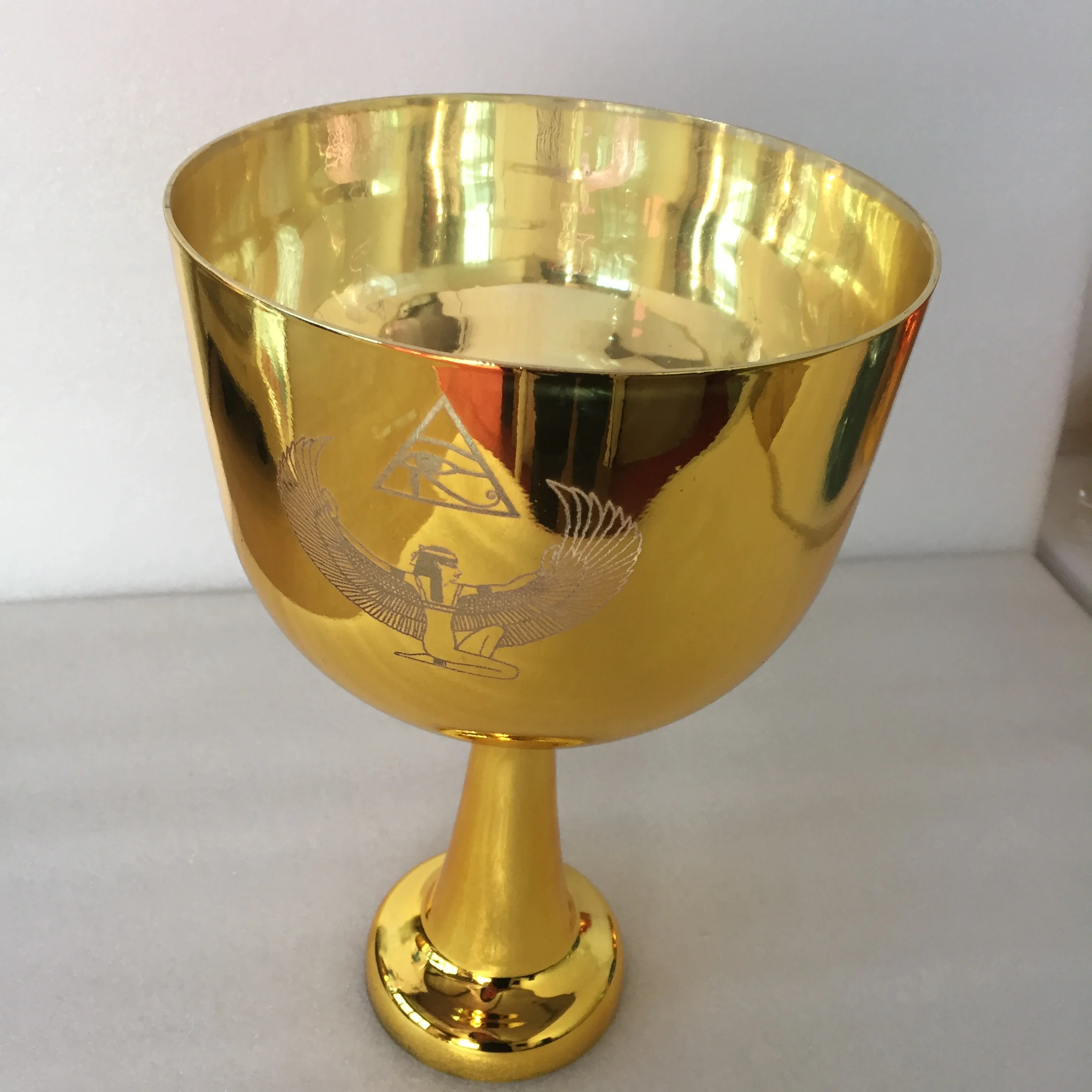 3rd octave golden chalice with ISIS design in  perfect B note Crown Chakra in 432hz for sound healing.