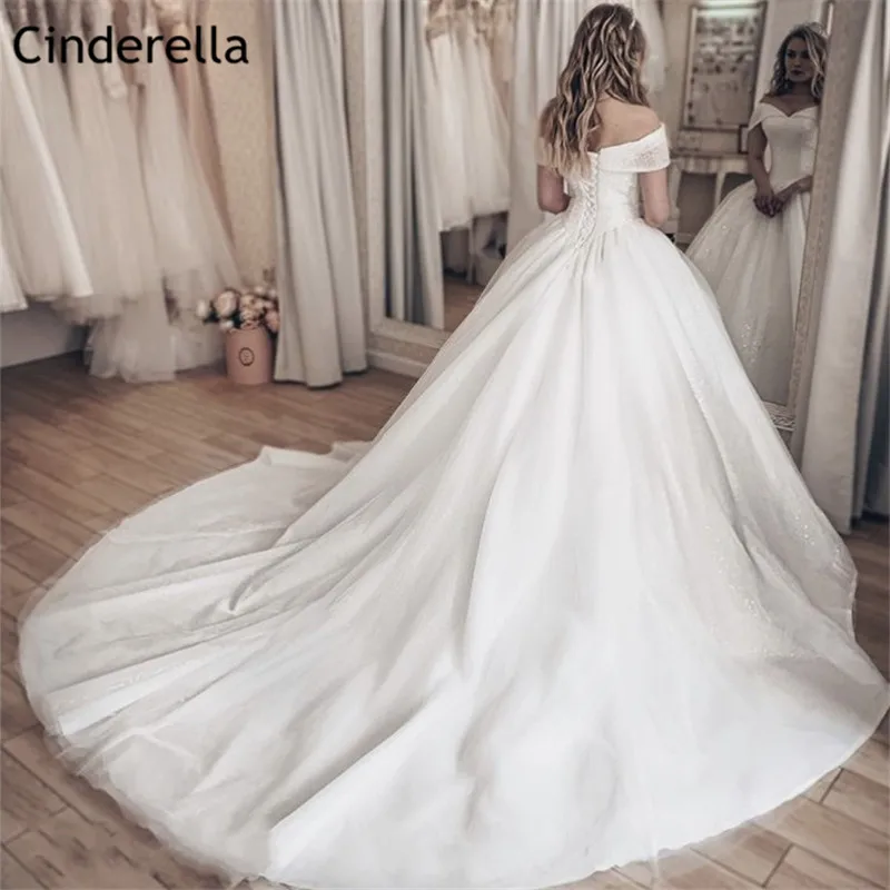 Robe de mariée cendrillon, col en v, épaules dénudées, ligne a, Tulle doux, perles cristal, traîne royale, faite à la main