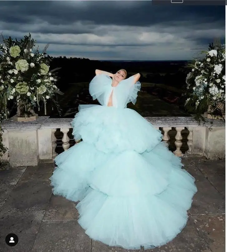 Magnifique robe de bal longue en Tulle, à volants, à plusieurs niveaux, manches courtes, grande taille, à la mode, 2010