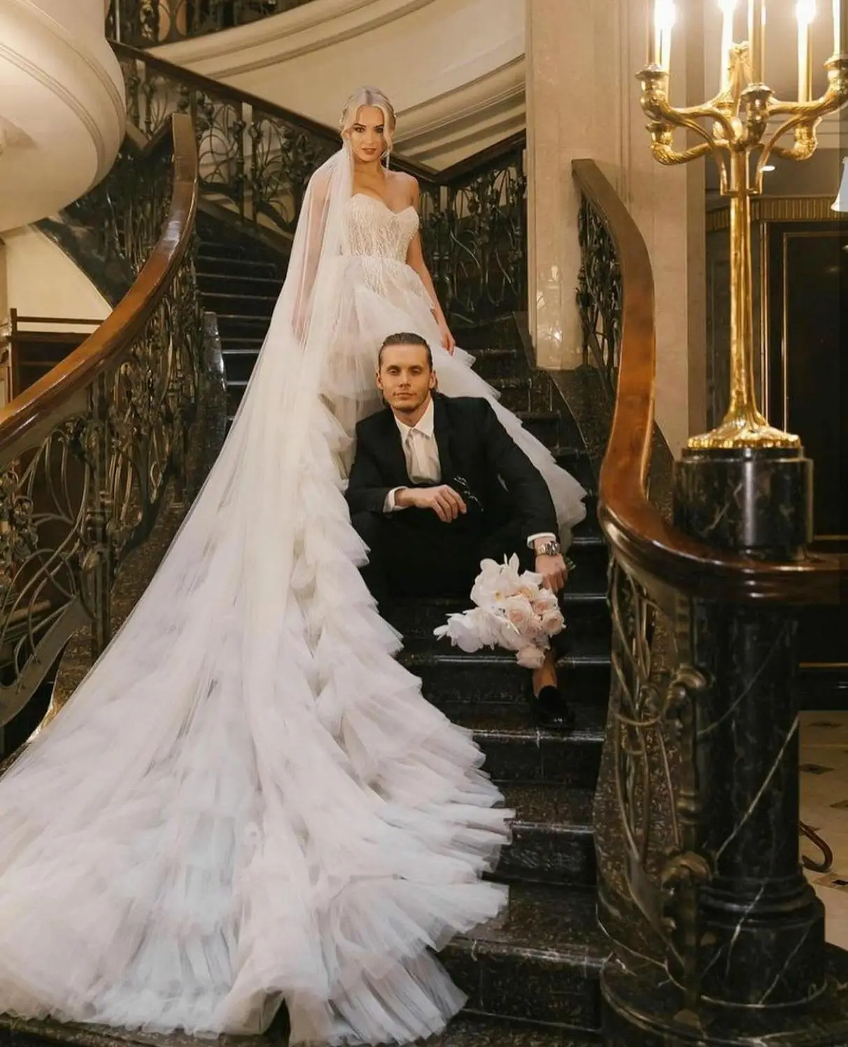 Vestidos de novia con volantes escalonados de encaje, vestidos de novia elegantes hechos A medida