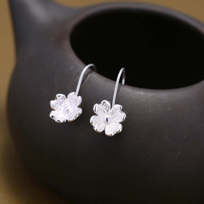 

Женские серьги REETI, элегантные серьги из серебра 925 пробы с четырехлистным клевером, гипоаллергенное серебро 925 пробы, модные ювелирные изделия