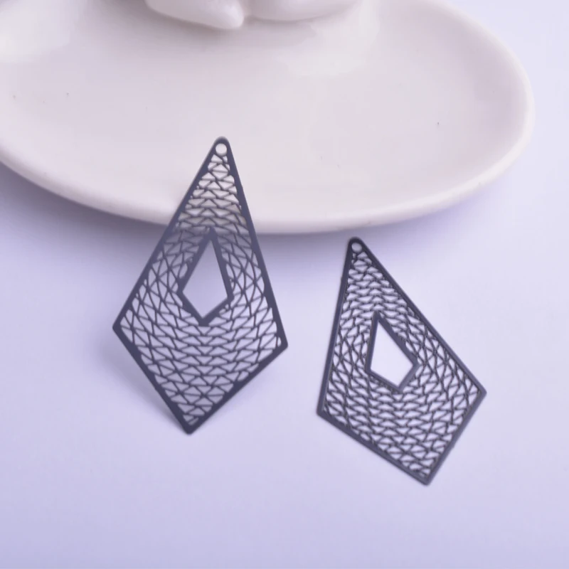 30 Stück AB5564 30*54mm Filigrane Geometrische Pyramiden-Anhänger aus Metall-Messing, Dünner Anhänger für DIY-Schmuck- und Ohrringherstellung – Detail 10