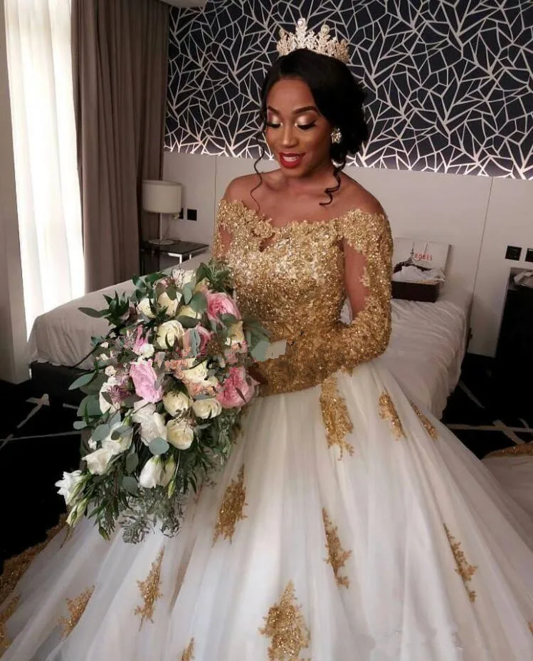 A-line Gold Lace Wedding Dresses For Nigerian Bride Modest African Middle East Church Long Sleeves Wedding Gown Chapel Train