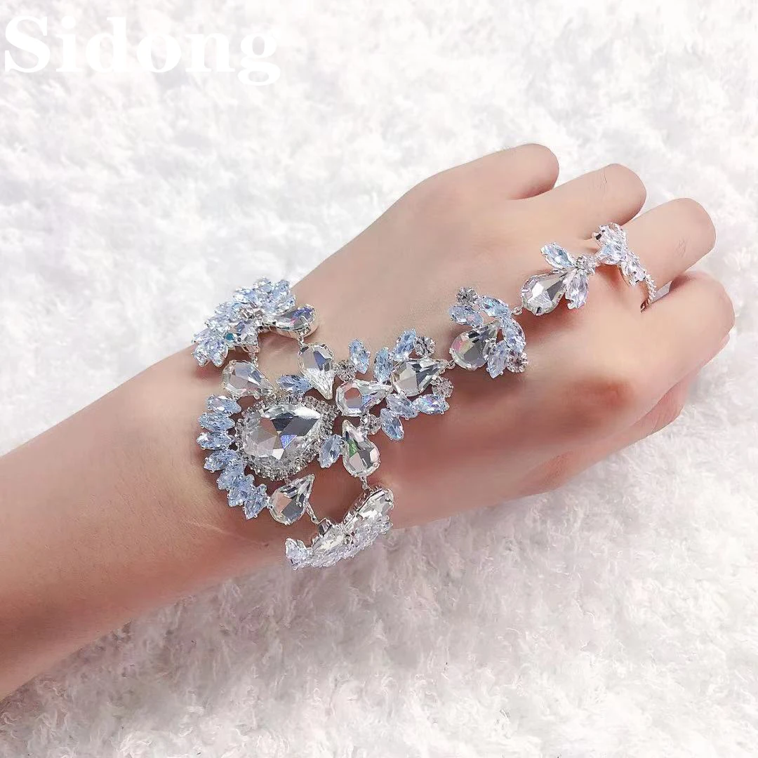 Fashion luxury transparent crystal zircon ring bracelet luxury Rhinestone chain ring bracelet finger ring wrapped Bracelet back