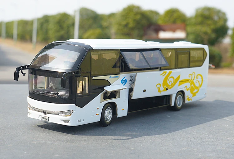 high quality clasic 1:42 Yutong Suqi Speed bus 6128 white diecast scale bus models with samll gift