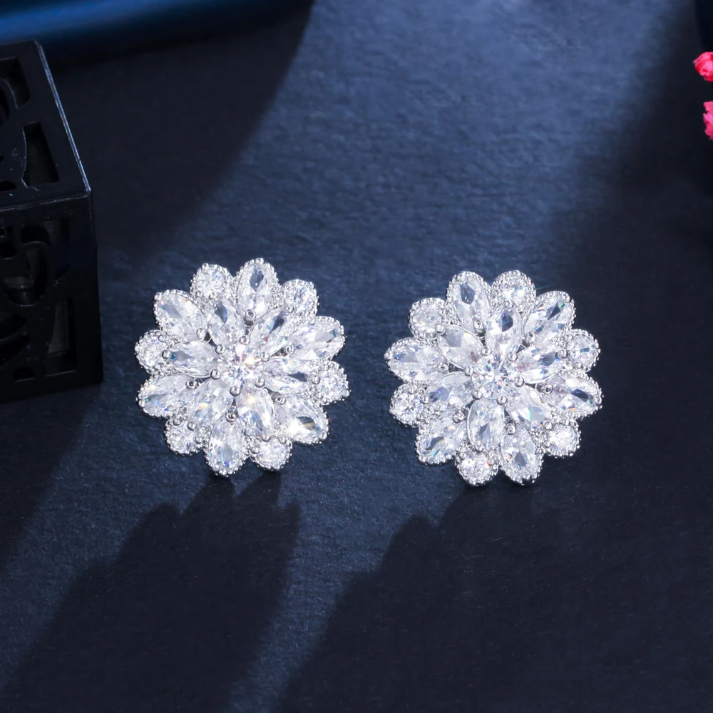 CWWZircons Design Elegant Cubic Zirconia Jewelry Silver Plated Sparkling CZ Stones Big Flower Stud Earrings for Women CZ220