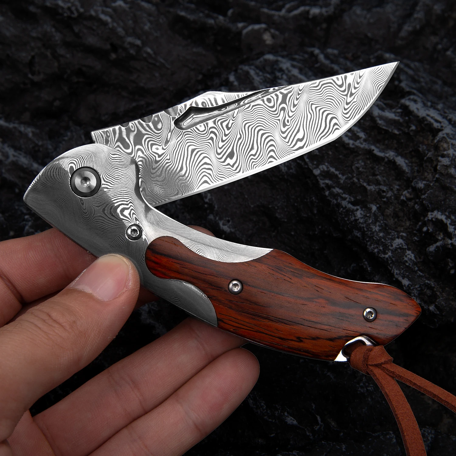 Coltello da tasca pieghevole damasco VG10 in stile giapponese con fodero in pelle strumenti da campeggio EDC per attività all'aperto regalo di autodifesa