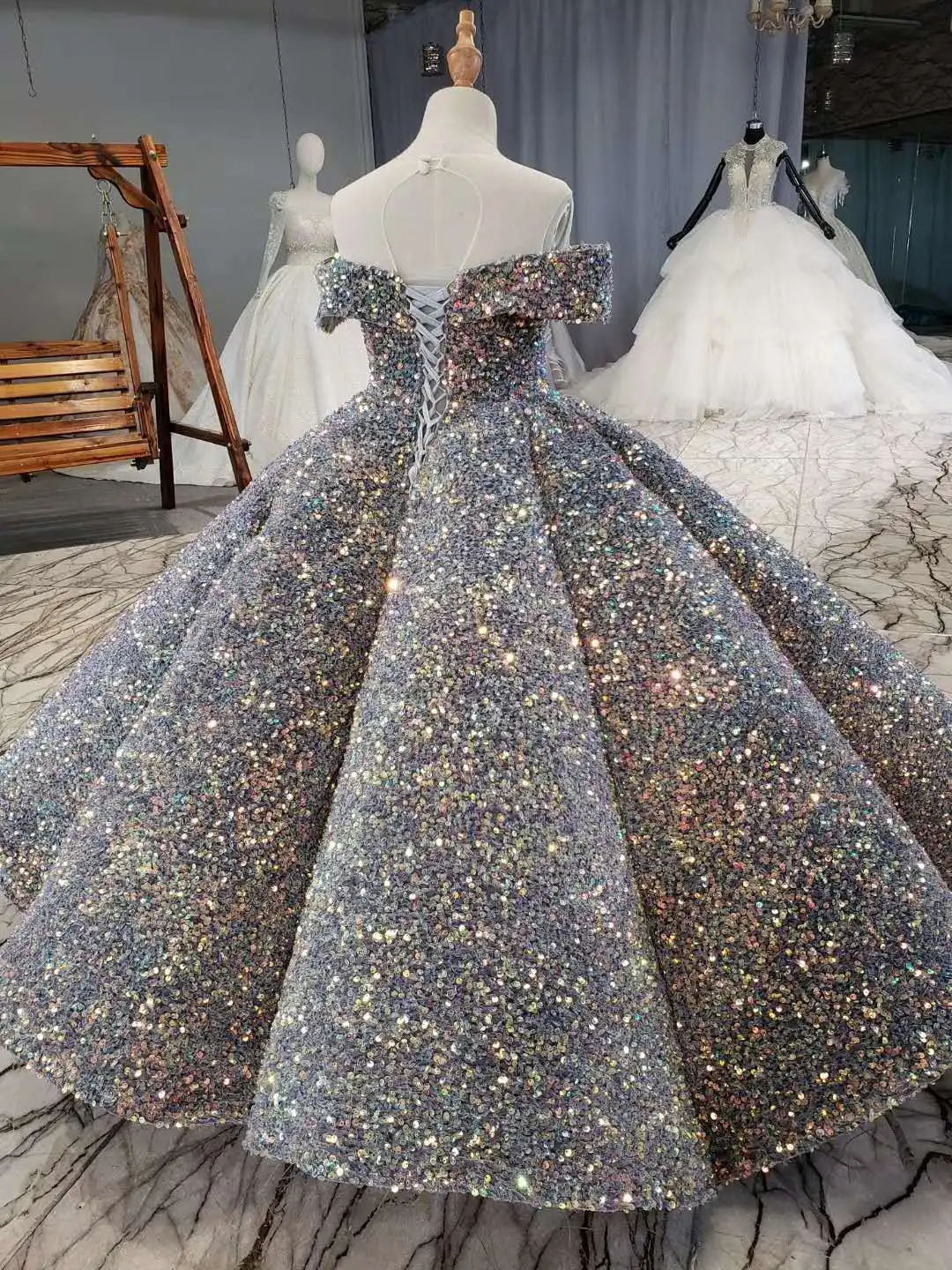 สีสัน Sequined Ball Gown หญิงดอกไม้ปิดไหล่แขนสั้น Glitter Sparkly Sequins เด็กประกวดชุดวันเกิด