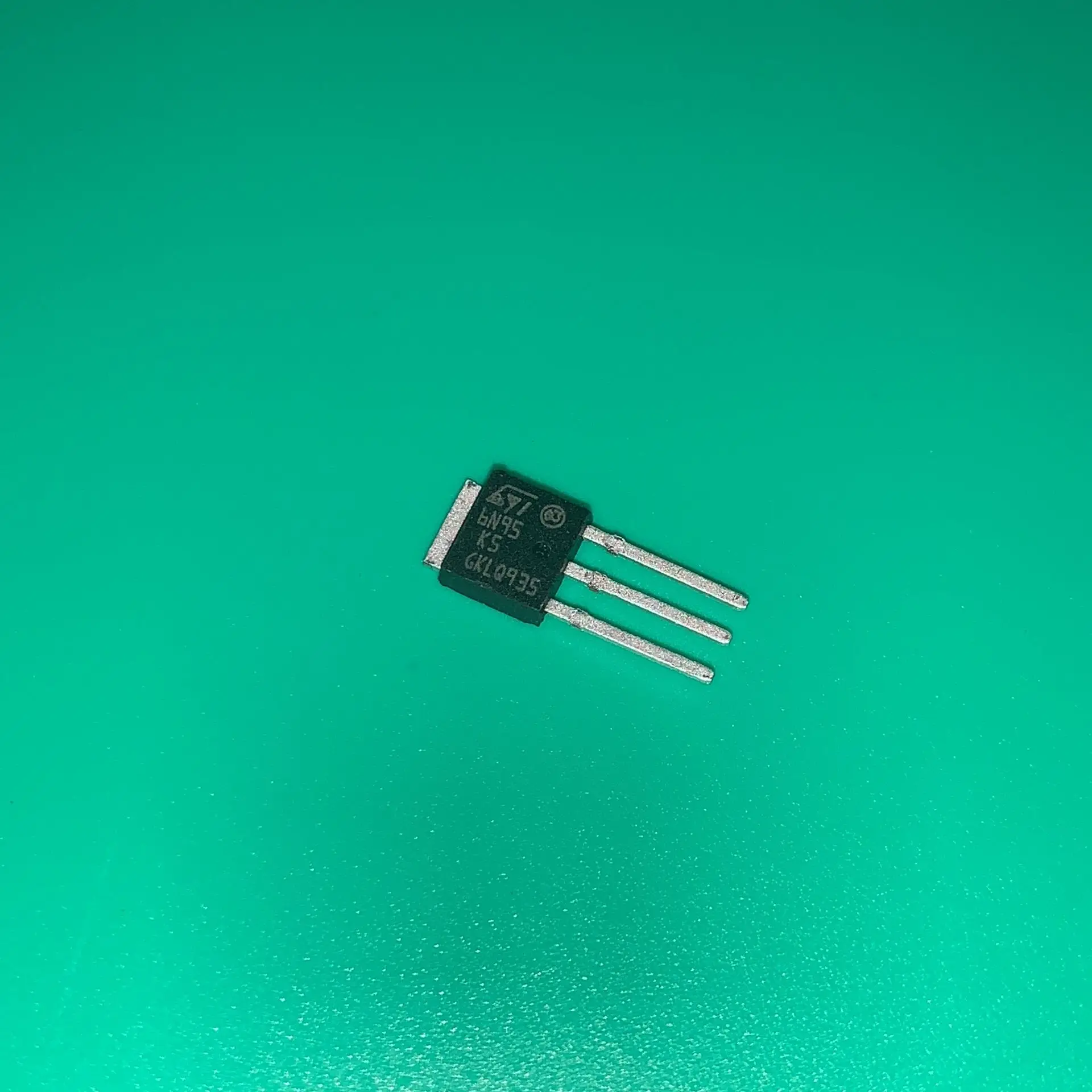 10cs/lot STU6N95K5 TO-251 STU 6N95 K5 MOSFET N CH 950V 9A IPAK STU 6N95K5 STU6N95-K5 STU6N 95K5 STU6 N95K5