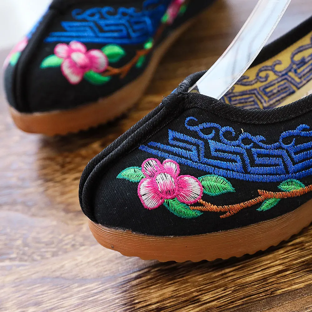 Veowalk Size 34-43 Woman Flower Embroidered Hidden Platform Old Beijing Shoes Ankle Strap Cotton Fabric Sneakers