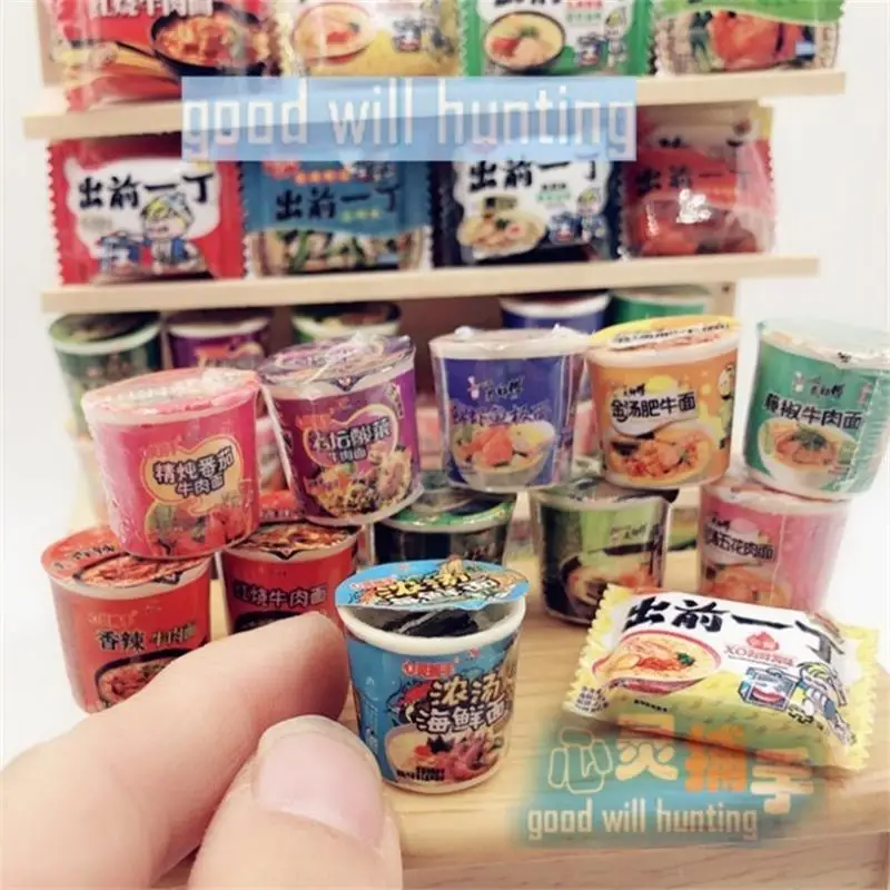 1pcs 1.9cm 1:12 Miniature drums of instant noodles with food fork Mini Chinese Instant Noodles for dollhouse decor kitchen Toys