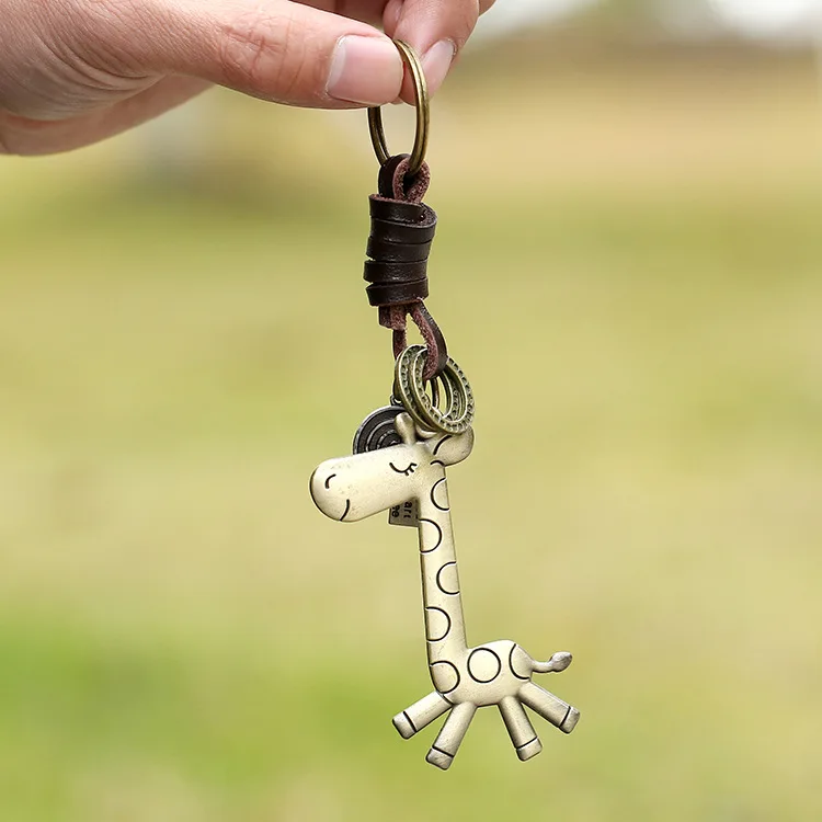 Porte-clés en cuir de girafe, rétro, mignon, pendentif de sac à dos de voyage pour hommes et femmes, porte-clés de voiture, cadeau de fête d'anniversaire