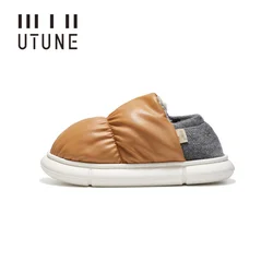 Utune Toast chinelos masculinos para casa de inverno PU à prova d 'água Sapatos externos femininos de pelúcia macia.