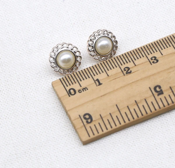 30pcs/lot Size:11mm Pearl White Shirt Buttons Resin Button Scrapbooking DIY Clothing accessories (ss-1018)