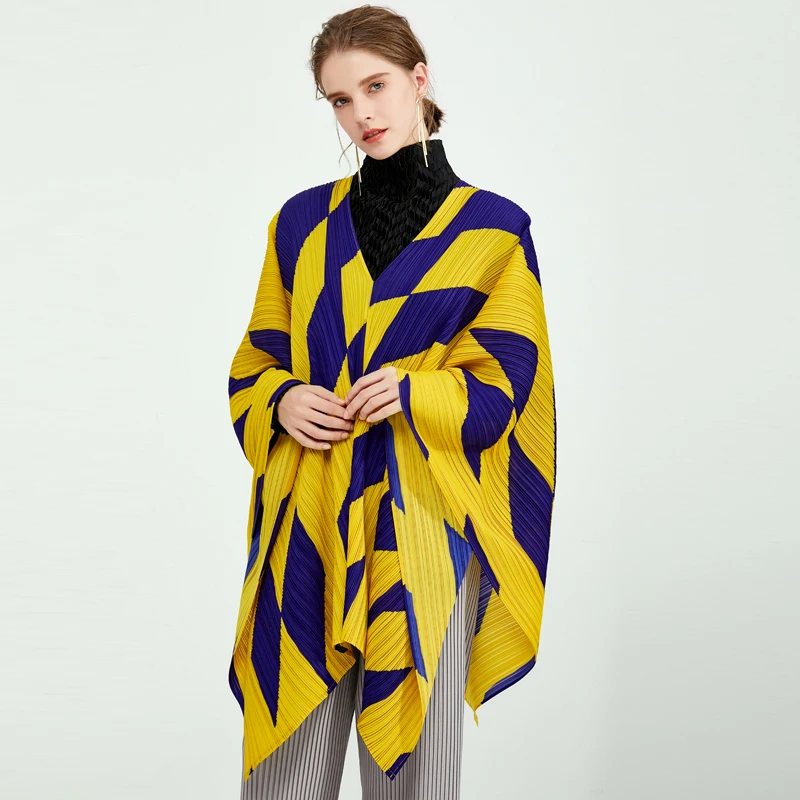 Miyake Pleated Geometric Argyle Aesthetic V-Neck Jackets Bat Sleeve Trench Long Coats Women Windbreak Loose Poncho Cloak