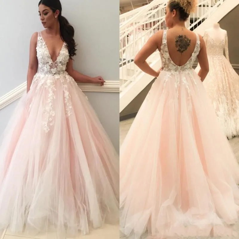 

2025 Blush Pink 3D Flowers Wedding Dress Lace V Neck Open Back Sheer Straps Bridal Gowns Appliques Boho Beach Vestidos De Noiva