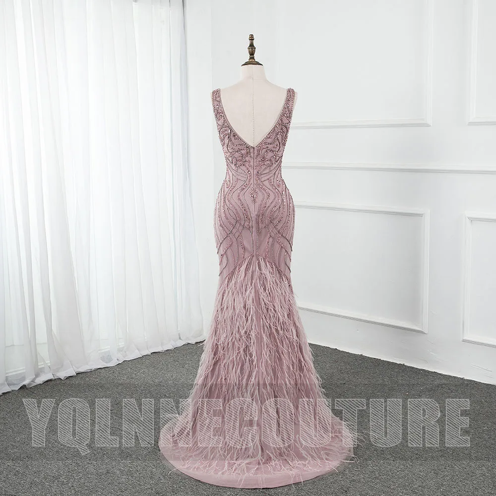 YQLNNE Pink Feathers Long Evening Dresses V Neck Diamonds Beaded Backless Mermaid Evening Gown Formal Party Dress