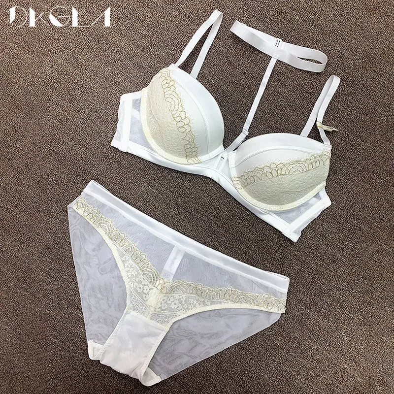 Fashion Halter Sexy Bra Panty Set Women Underwear Cotton Embroidery Lace Lingerie Set Push-Up Bra A B C D Cup Thick Brassiere