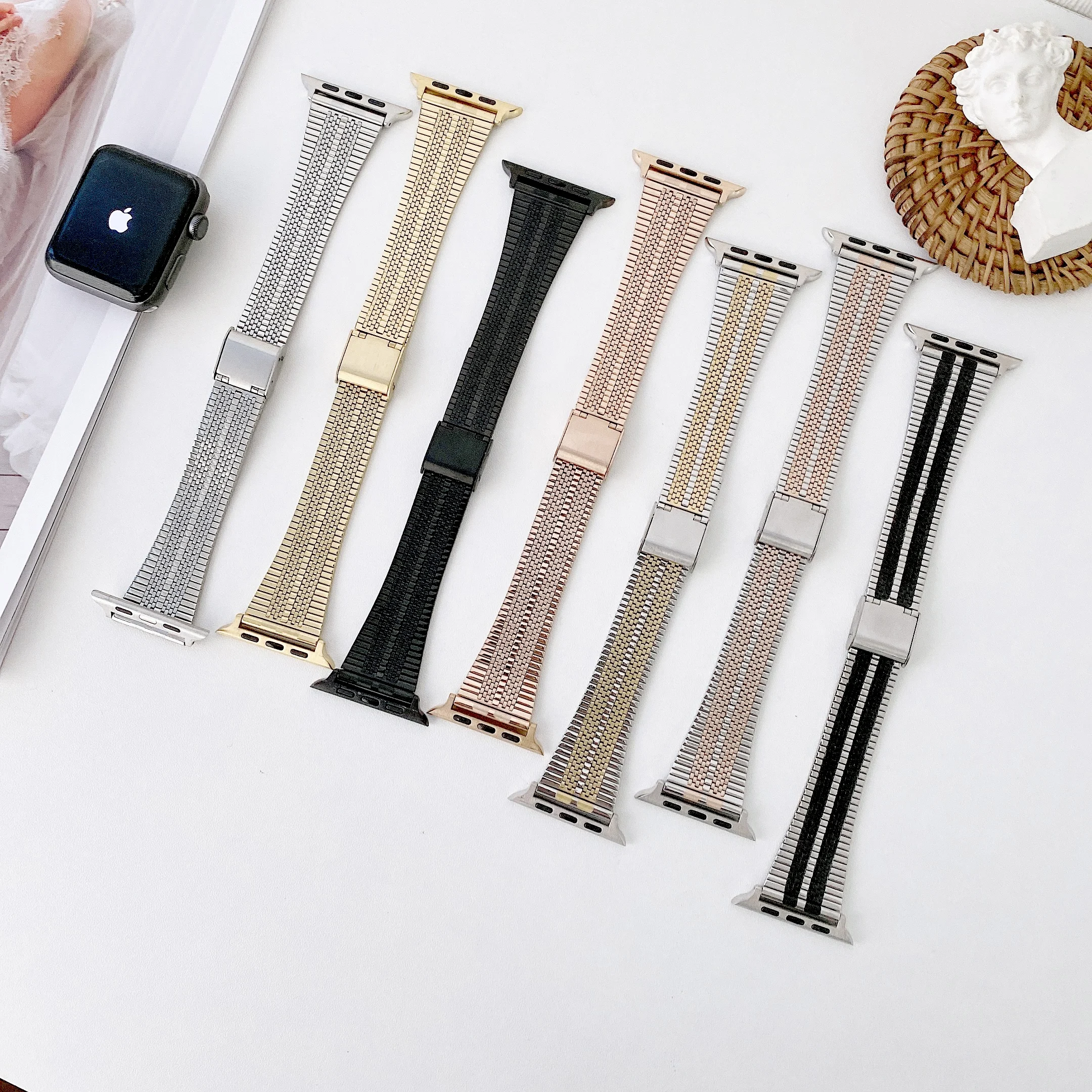 

Milanese metal strap for Apple watch 7 6 5 4 se 44mm 40mm Comfortable replacement metal buckle strap for iwatch 3 2 1 42mm 38mm