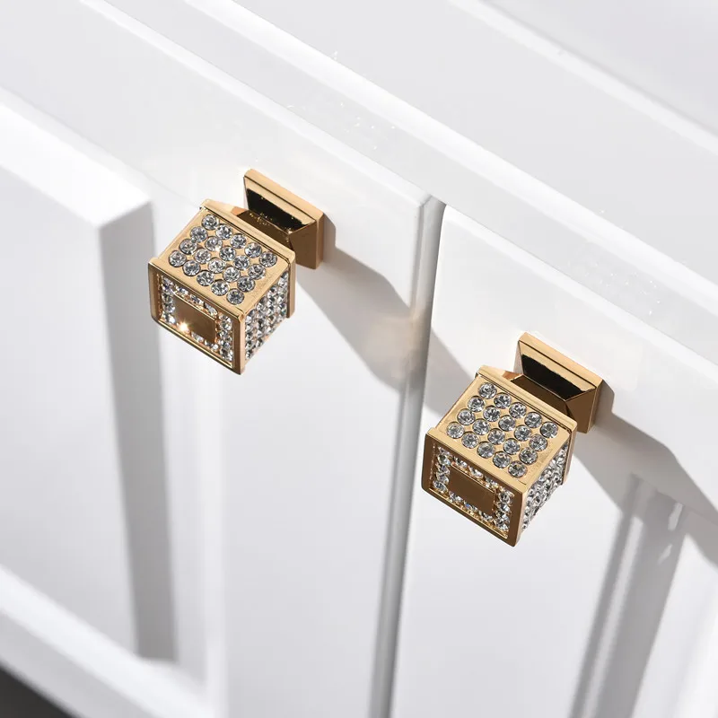 Fashion Deluxe Glass Diamond Furniture Decotation Handles Crystal Wine Cabinet Drawer Knob Golden Silver Dresser Square Pull