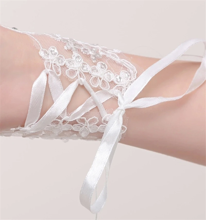 Hot Sale Fingerless Lace Bridal Gloves Fashion Rhinestone Wedding Gloves