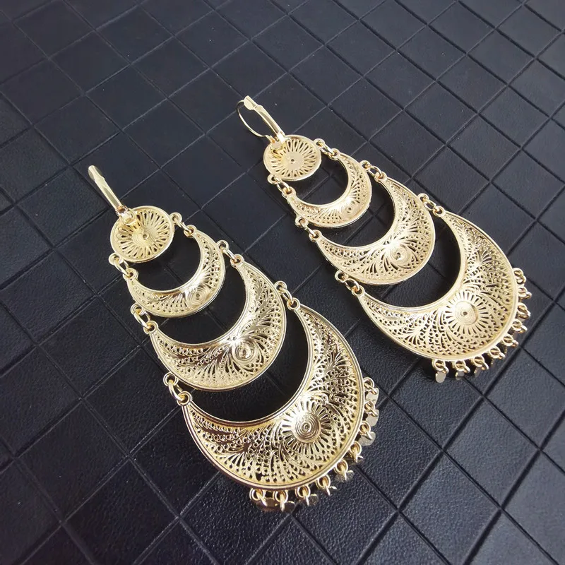 Beautiful Wedding Party Earrings Arab Fashion Crescent Earrings Elegant Heart-Shaped Pendant Earrings