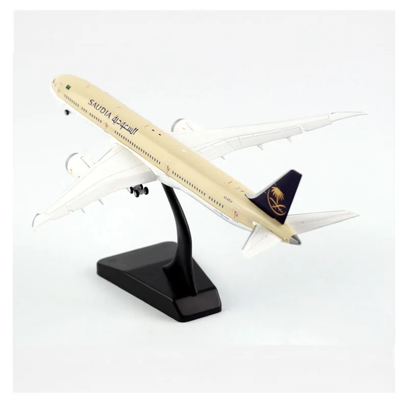 1:400 Scale Saudi Arabian Airways B787-10 Airlines Model with Base Alloy Aircraft For Collectible Souvenir Show Gift Toys