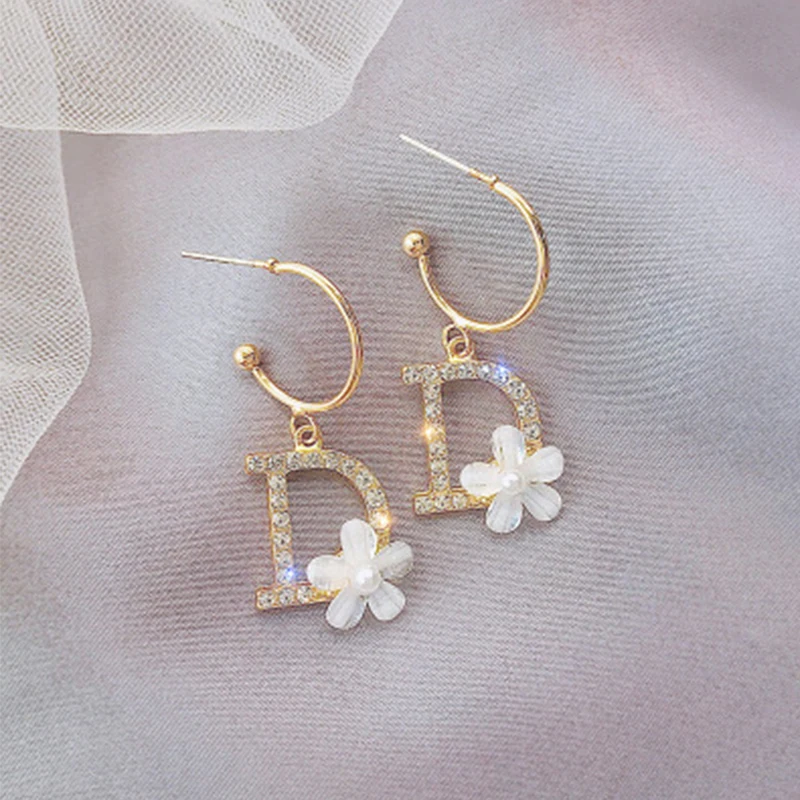 2020 New Simple Rhinestone D Letter Pearl Flower Drop Earrings for Women Crystal Pendant Dangle Earring Brincos Jewelry Gift