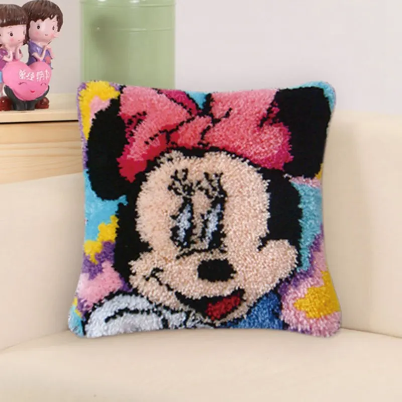 Disney Series Latch Hook Rug Kits Mickey 3D Segment Embroidery Pillow Wool Cross Stitch Carpet Embroidery DIY Pillow knooppakket