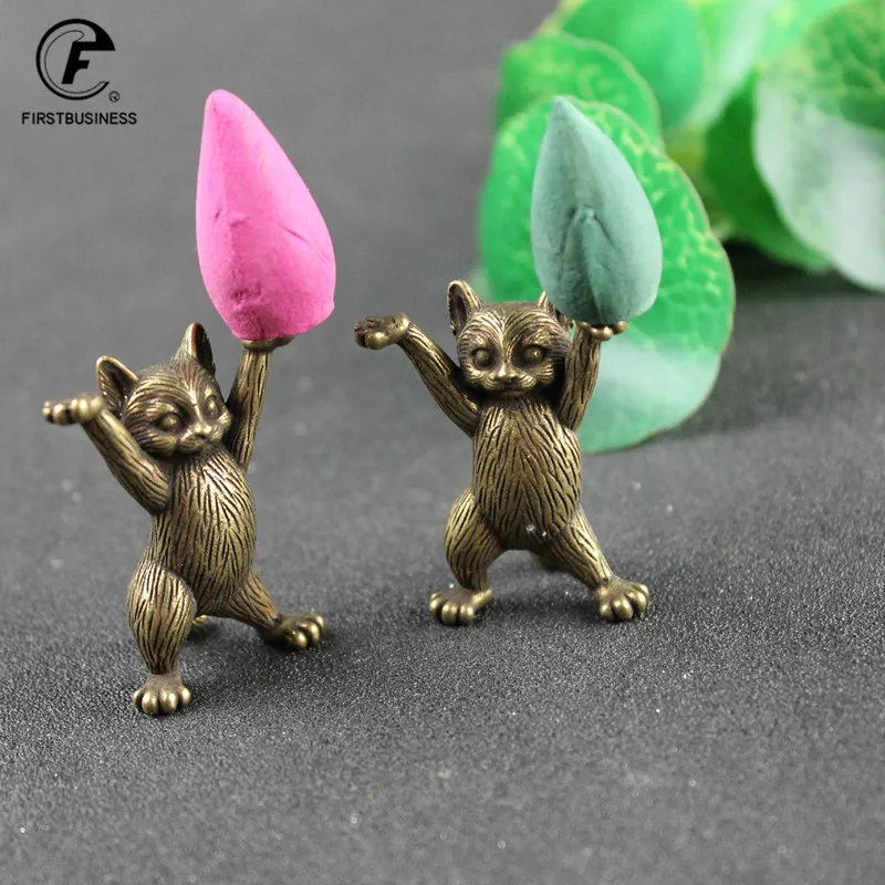 Antique Copper Cartoon Kung Fu Cat Statue Desktop Ornaments Metal Brass Animal Figurines Miniatures Home Decorations Accessories