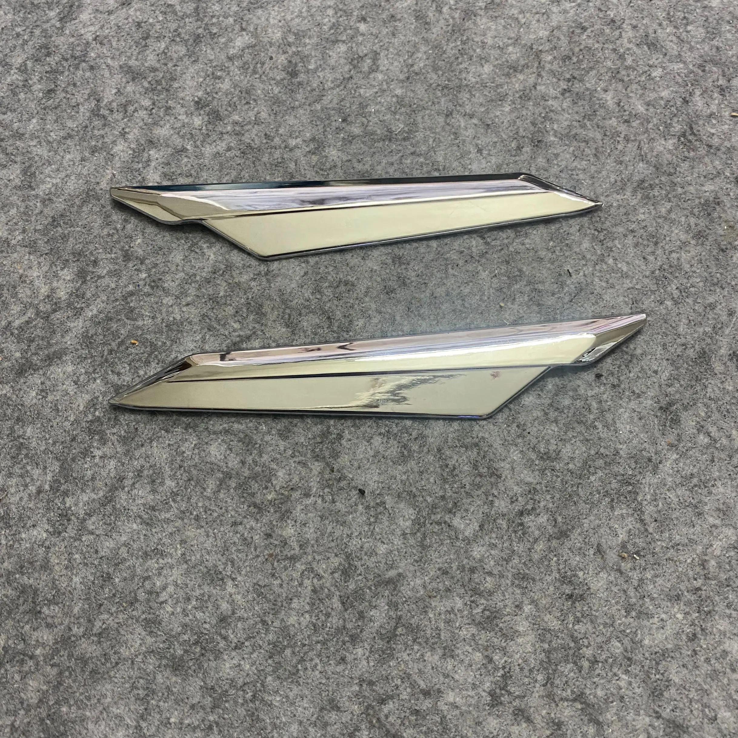 

Chrome For Honda Goldwing GL1833 GL1800 2018 2019 2020 Mirror Accents Rearview mirror decoration Rearview mirror anti-cut strip