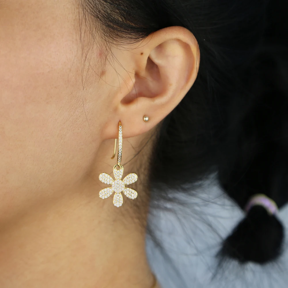 2025 الكلاسيكية العصرية الفاخرة سحر الأبيض تشيكوسلوفاكيا حجر لذيذ زهرة النساء فتاة لونين موضة حساسة مجوهرات الحفلات انخفاض القرط #6