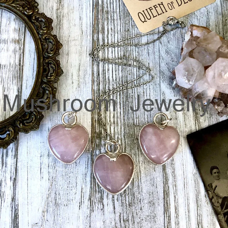 

Rose Quartz Crystal Stone Heart Shape Necklace Jewelry With Silver Electroplated Chain