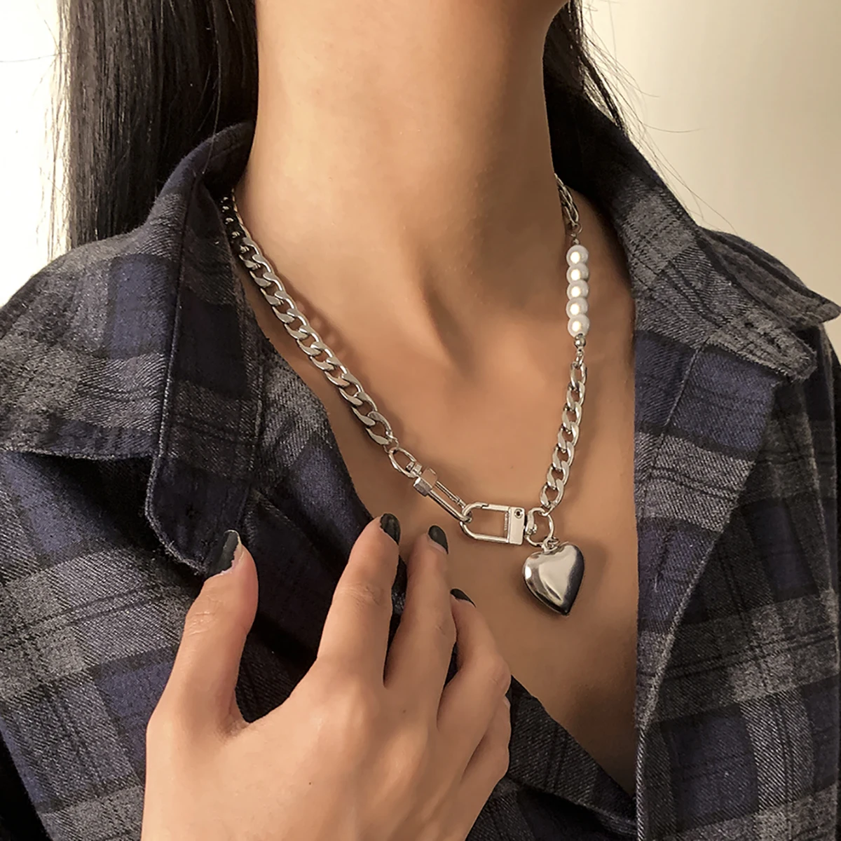 SHIXIN Stainless Steel Chain Choker Necklace for Women Love Heart Pendants Necklace on Neck Fashion Beads Necklaces Jewelry 2021