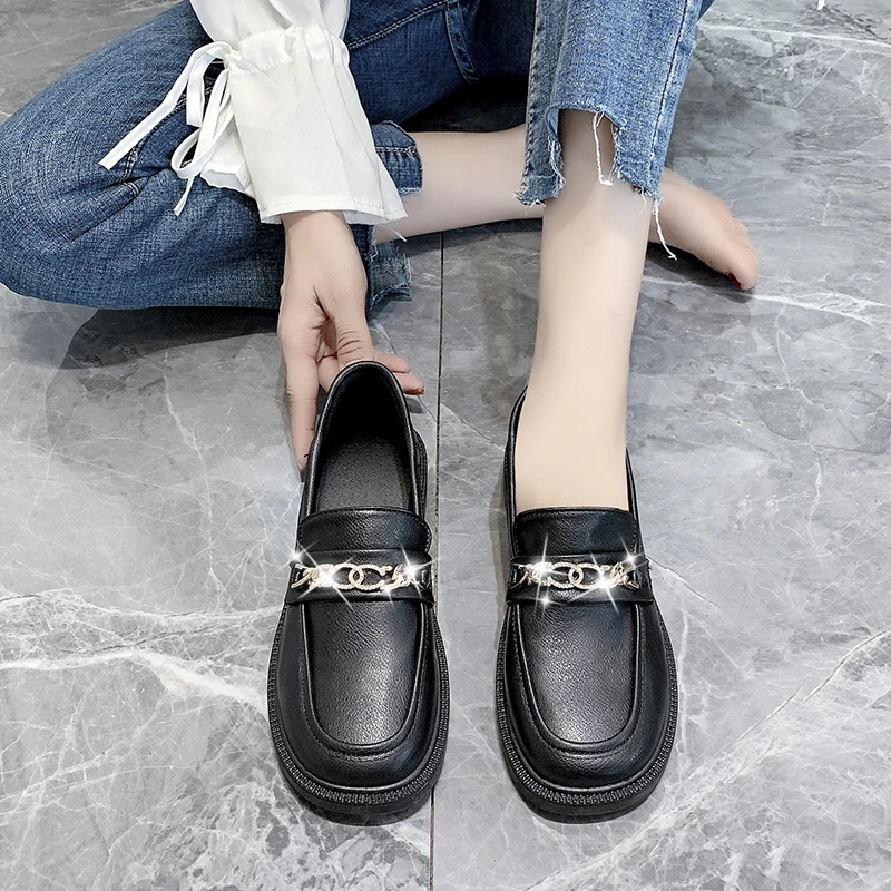 Sepatu Loafer Wanita Alas Kaki Wanita Rantai Logam 2021 Sepatu Oxford Musim Gugur Wanita Modis Sepatu Kets Kasual Lembut Platform Sepatu Slip-On