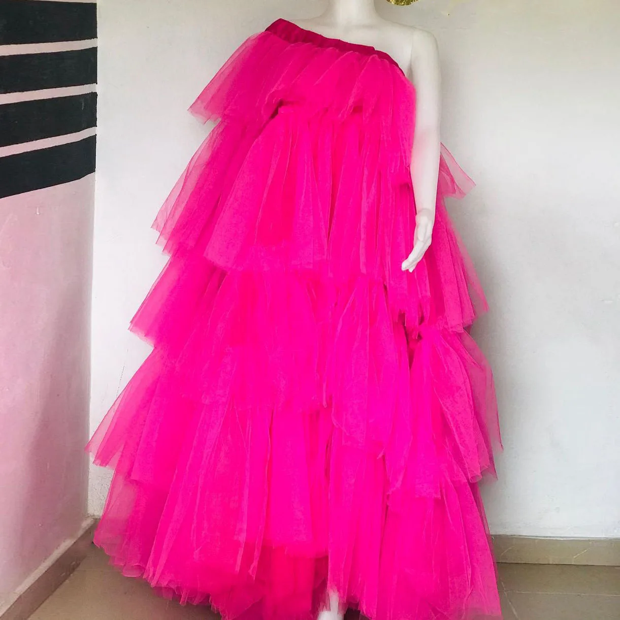 Vestido de fiesta clásico para mujer, prenda de baile de un solo hombro, largo hasta el suelo, multicapa, pastel hinchado, tul