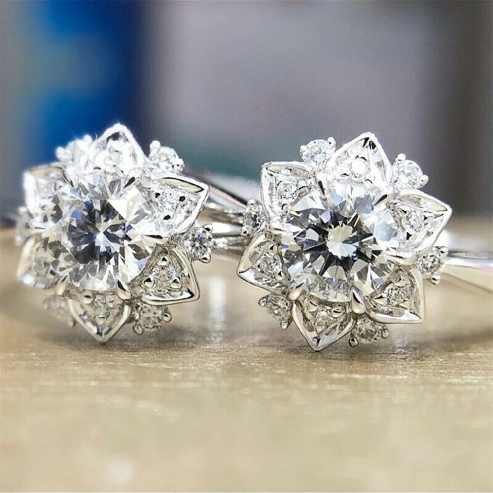 Huitan Romantic Flower Design Bridal Wedding Rings High Quality Shiny Crystal Zirconia Elegant Women Finger Ring Fashion Jewelry