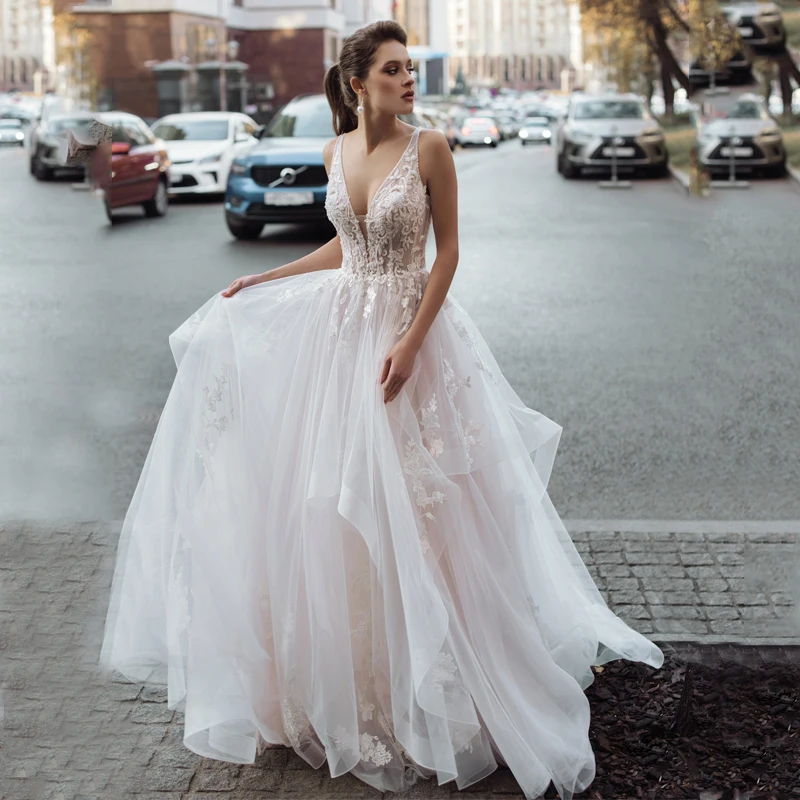 

V-Neck Beads Appliques Lace Straps Wedding Dress A-Line Backless And Zipper Tulle Custom Bridal Gowns