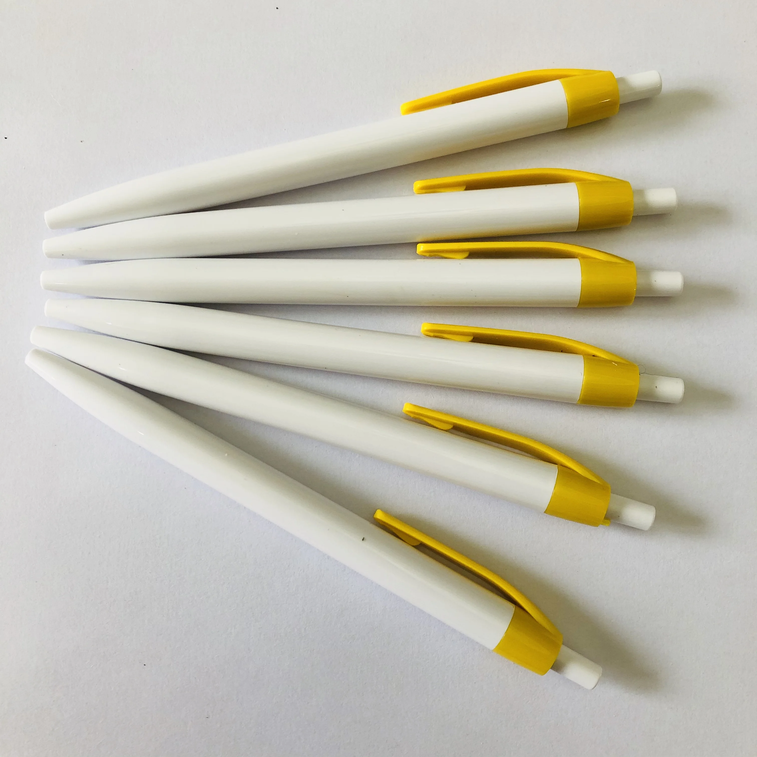 Wholesale Classic style cheaper white barrel plastic ball point pen brand personal logo for promotion hotel pen