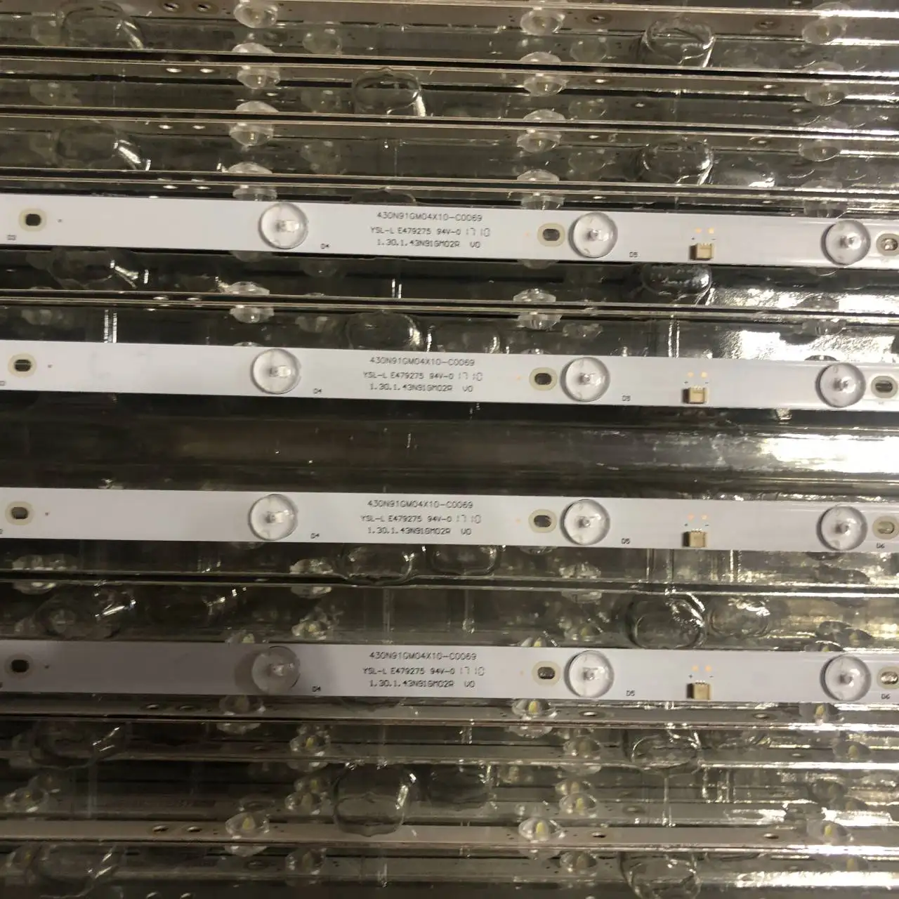 Tira de LED para iluminación trasera para 430N91GM04X10-C0069 YSL-L 1.30.1.43N91GM02R V0 7.03.F.43N91J14R/L11B011 10led 84,2 cm para Nevir NVR-7412