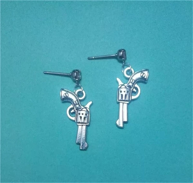 Creative Gun Pendant Stud Earrings, Gothic Pistol Earrings, Cool Stud Earrings for Man Woman