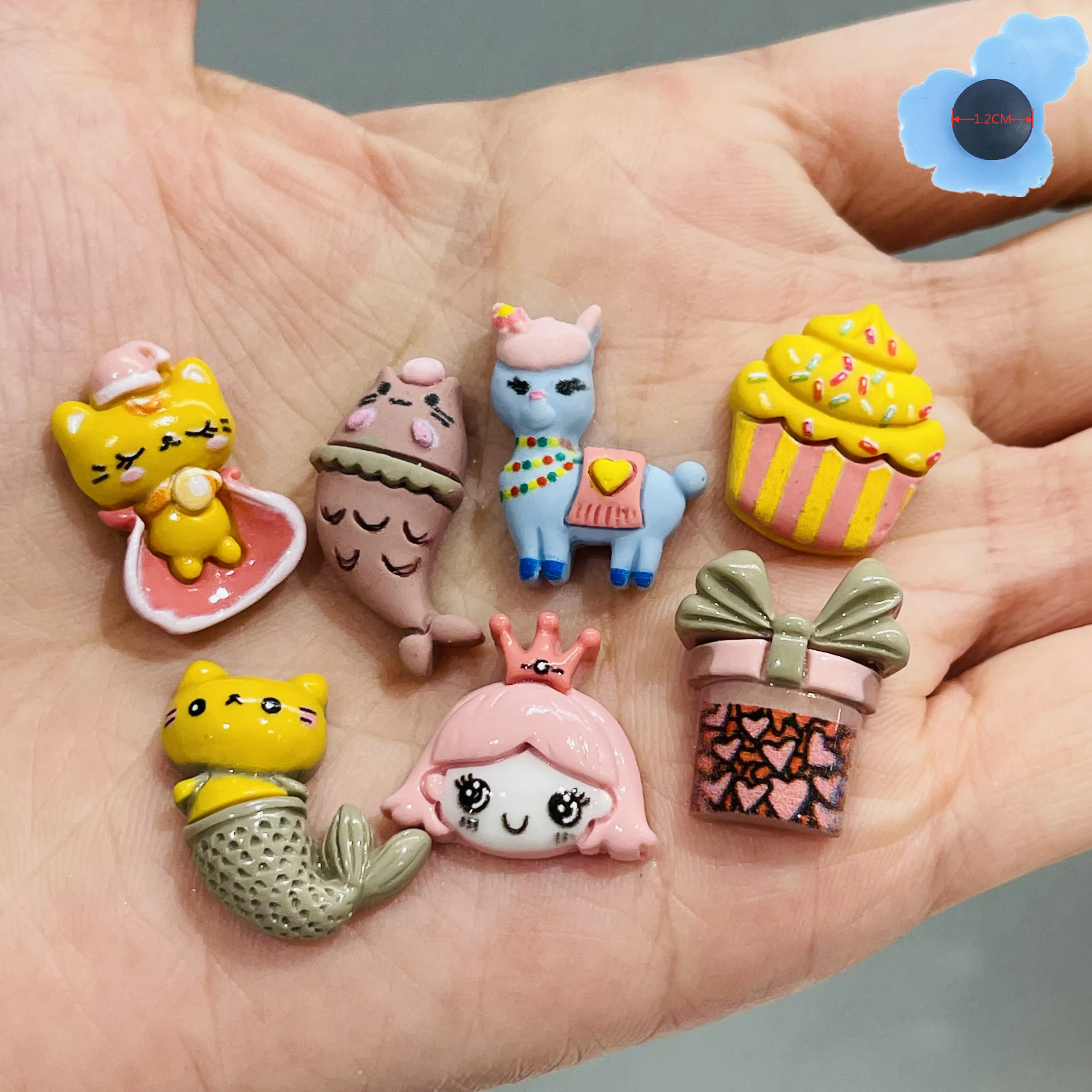 1pcs Resin Cupcake Cat Kids Shoes Accessories Shoes Decorationscute Charm DIY Bracelet Children X-mas Presents