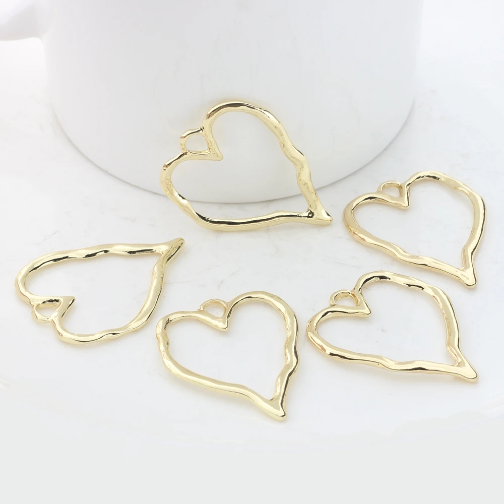 Colgante de corazones huecos de aleación de Zinc, accesorios para hacer pendientes, joyería de moda DIY, 37x30mm, 6 unidades por lote, nuevo