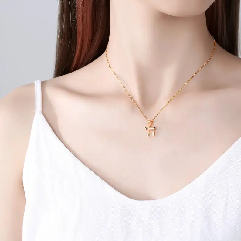 QIAMNI Religiosa Hebrew Chai Pendant Necklace Religious Amulet Judaica Jewish Symbol Initial Israel Spiritual Memorial Necklace